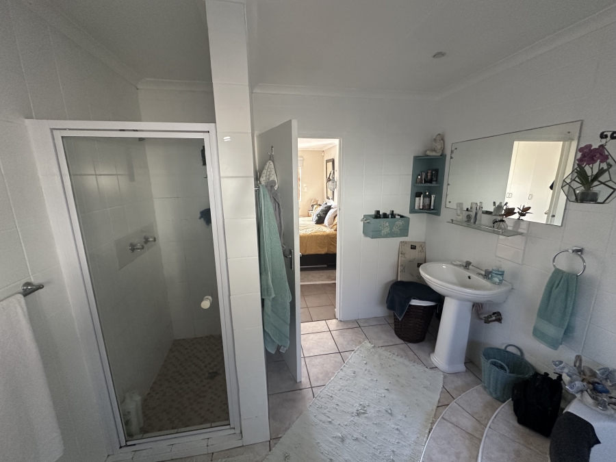 4 Bedroom Property for Sale in Fraaiuitsig Western Cape